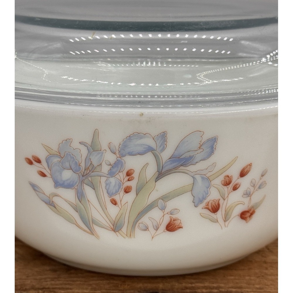 Pyrex England Blue Iris Casseroles w/1 Lid Made In England Set Of 2 Bakeware VTG - Picture 4 of 10